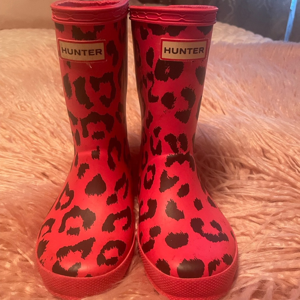 Toddler size 9 hot pink leopard hunter boots, worn. Mint condition.
